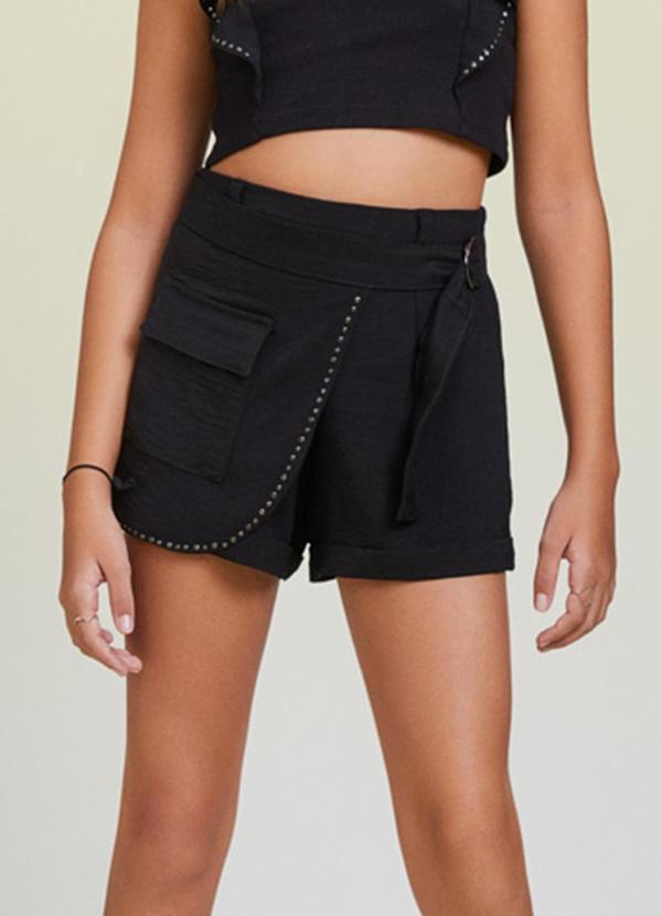 Short com Cinto Preto