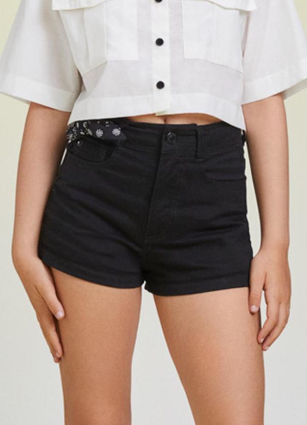 Short com Lenço Preto