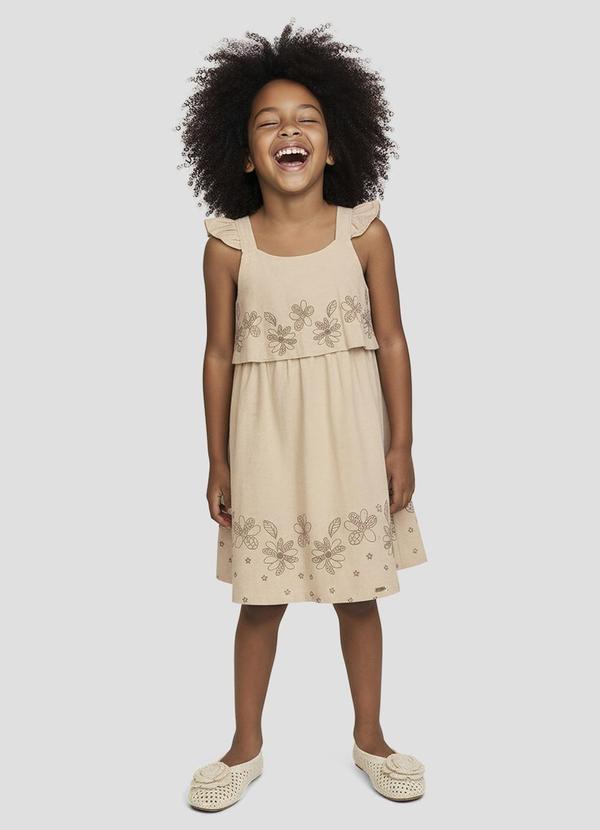 Vestido Cambuci com Babado e em Relevo Bege