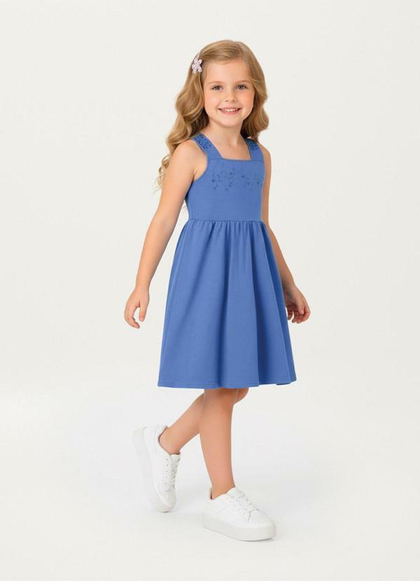 Vestido Curto Rodado com Bordado Azul