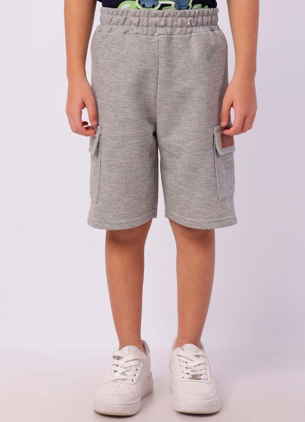 Bermuda Infantil com Bolsos Cargo Cinza