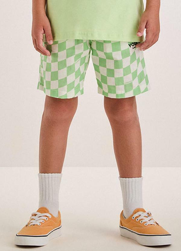 Vista 2 Bermuda Verde Quadriculada Verde Youccie Youccie