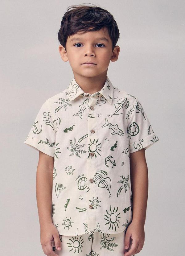 Camisa Casual com Estampa Tropical Bege