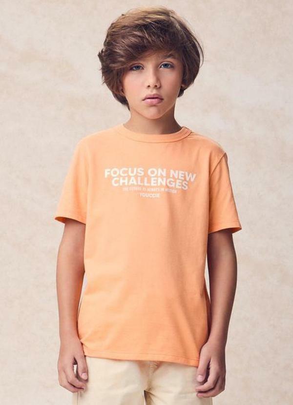 Camiseta com Estampa em Lettering Laranja