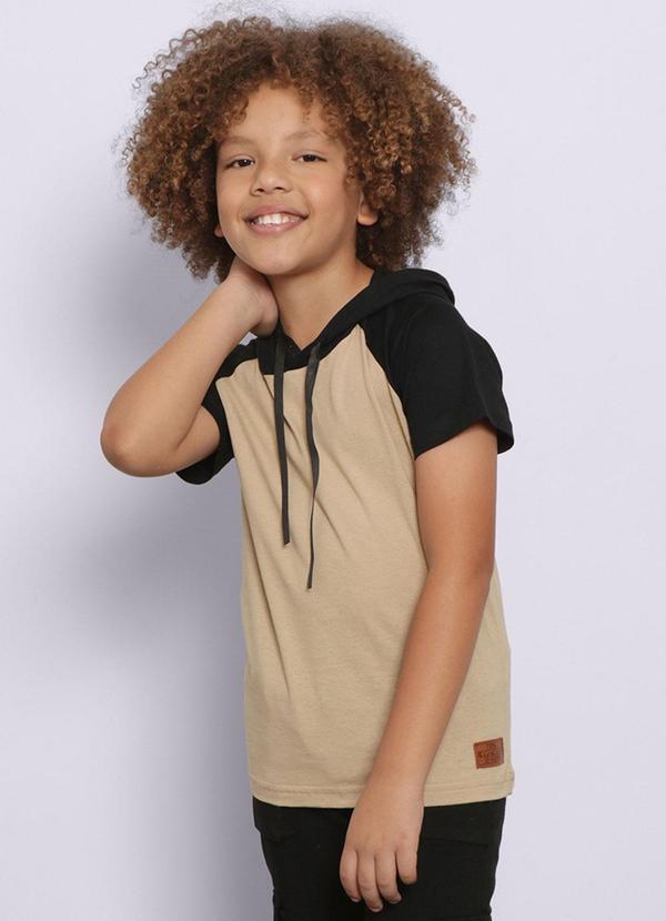 Camiseta Infantil com Capuz Manga Raglan Bege