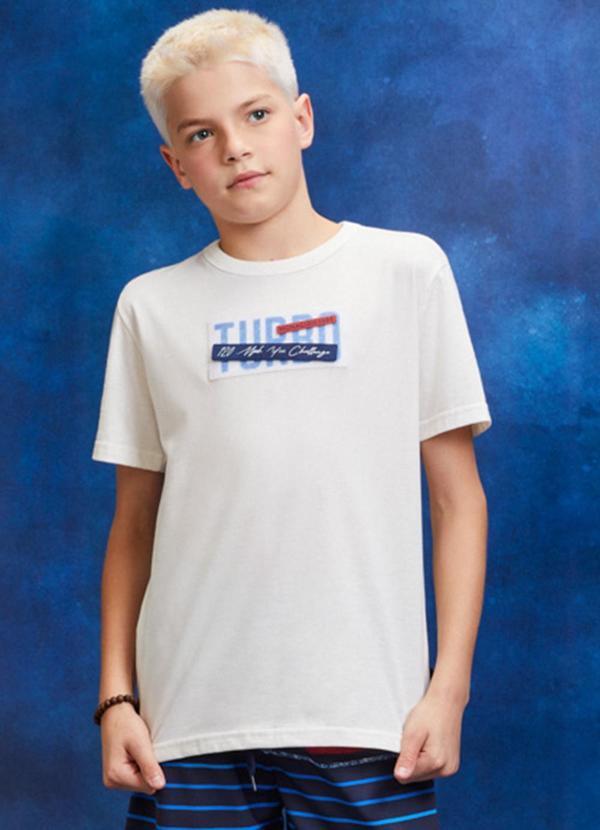Camiseta Off White com Patch Bordado Pérola