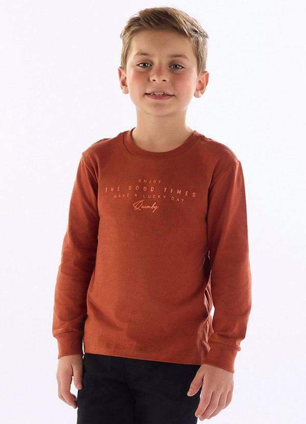 Camiseta Masculina com Estampa 3d Marrom