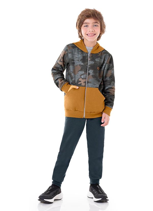 Conjunto Jaqueta Camuflada e Calça Moletom Cinza