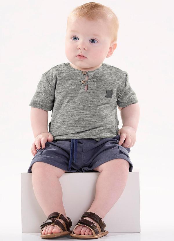 Conjunto Bebê com Bata e Bermuda Verde