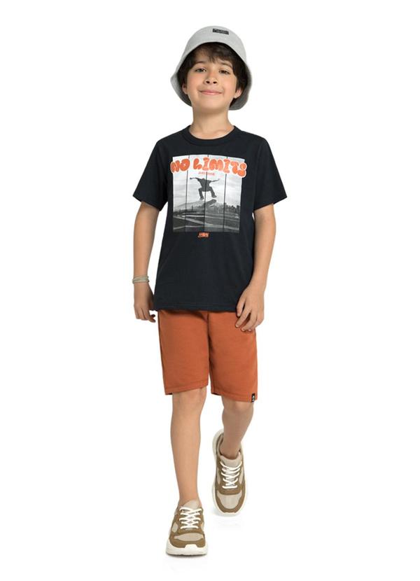 Conjunto Camiseta e Bermuda em Moletinho Preto