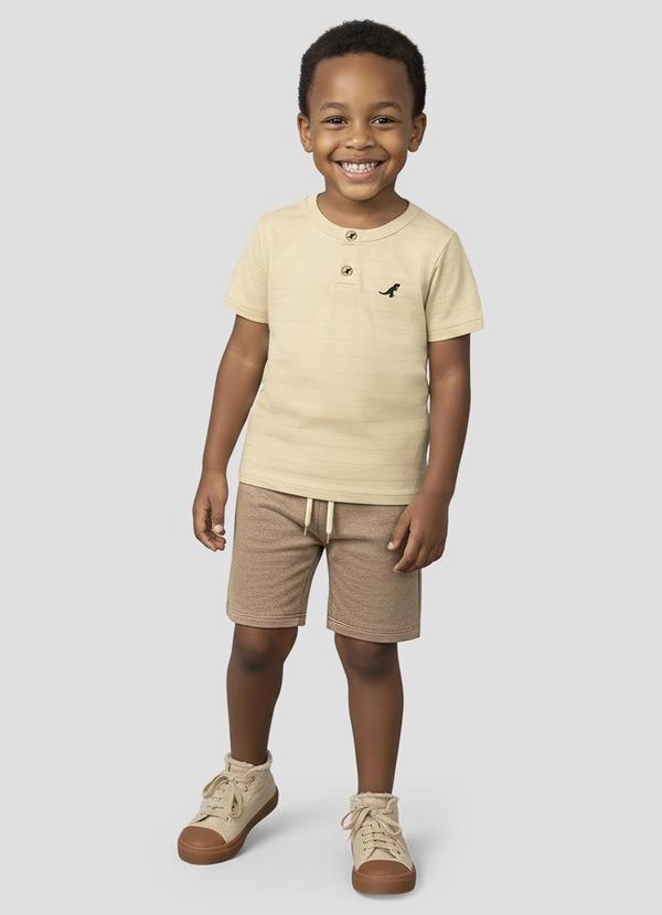 Conjunto Camiseta Meia Malhad e Bermuda Bege