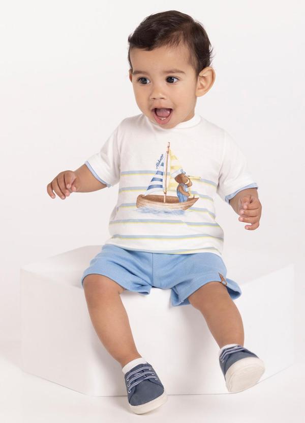 Conjunto com Bermuda de Moletom e Camiseta Azul