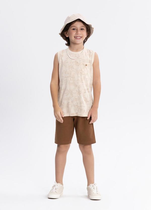 Conjunto com Bermuda de Moletom e Regata Bege