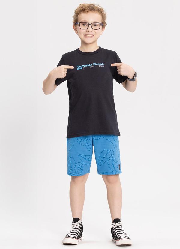 Conjunto com Bermuda Estampada e Camiseta Azul