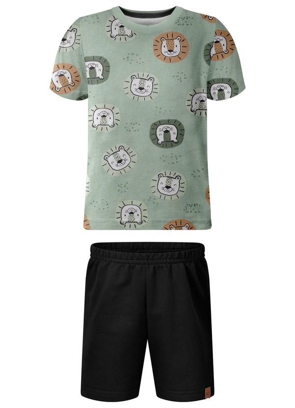 Conjunto com Bermuda Lisa e Camiseta Verde