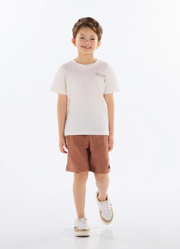 Conjunto com Camiseta e Bermuda Bege