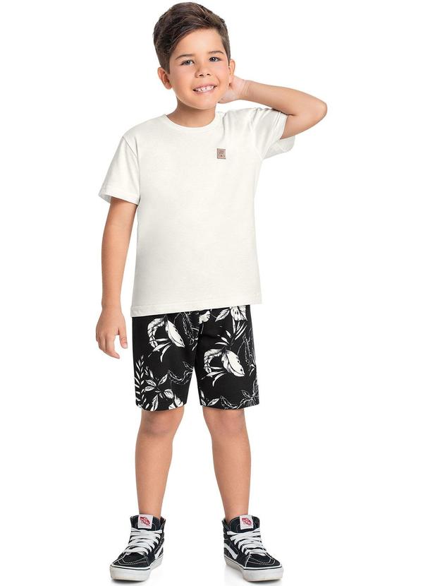 Conjunto com Camiseta e Bermuda Branco