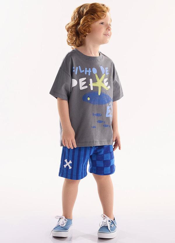 Conjunto com Camiseta e Bermuda Cinza