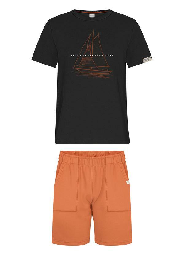 Conjunto com Camiseta e Bermuda em Moletom Preto