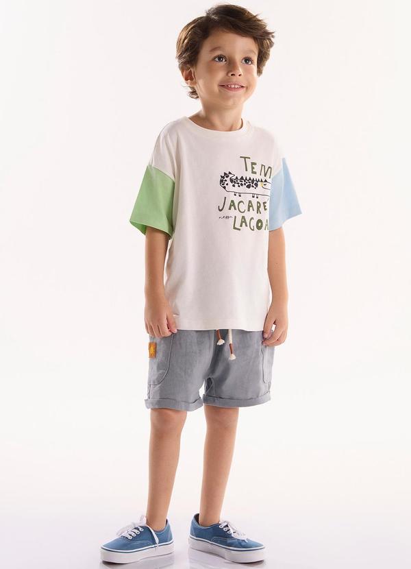 Conjunto com Camiseta e Short Bege
