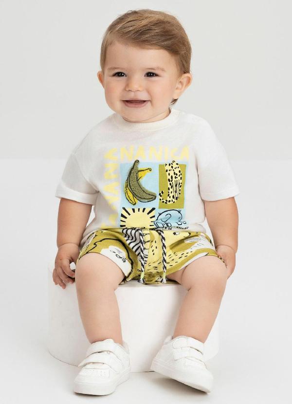 Conjunto com Camiseta e Short Três e Já Branco