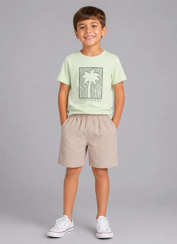 Conjunto Infantil Camiseta Palmeira e Bermuda Bege Verde Claro