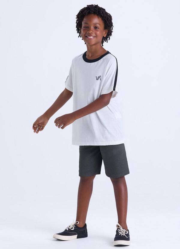 Vista 2 Conjunto Infantil Masculino Faixas Off White VIDA COSTEIRA VIDA COSTEIRA