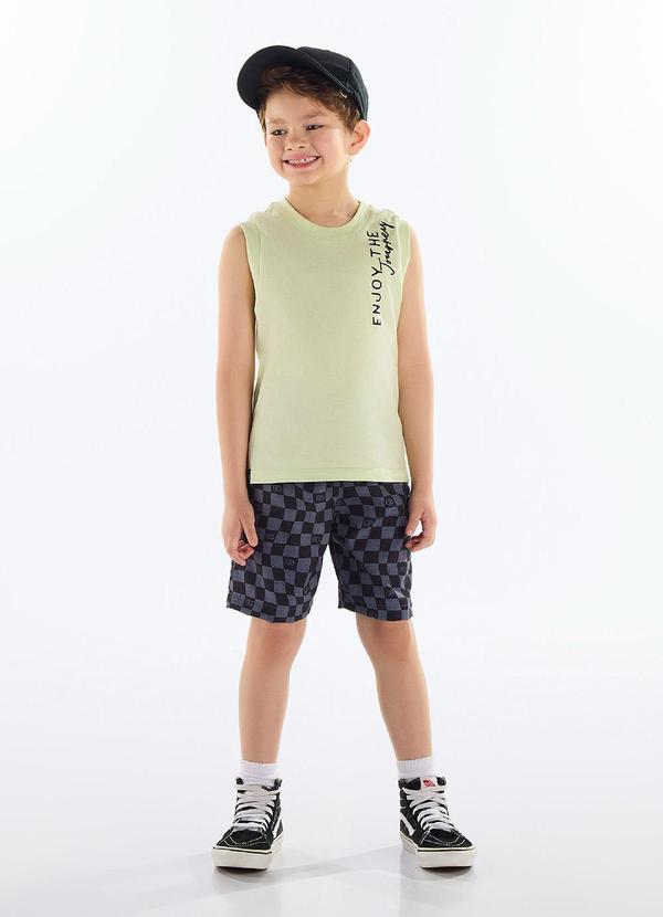 Vista 2 Conjunto Regata e Bermuda Menino Verde Bee Loop Bee Loop