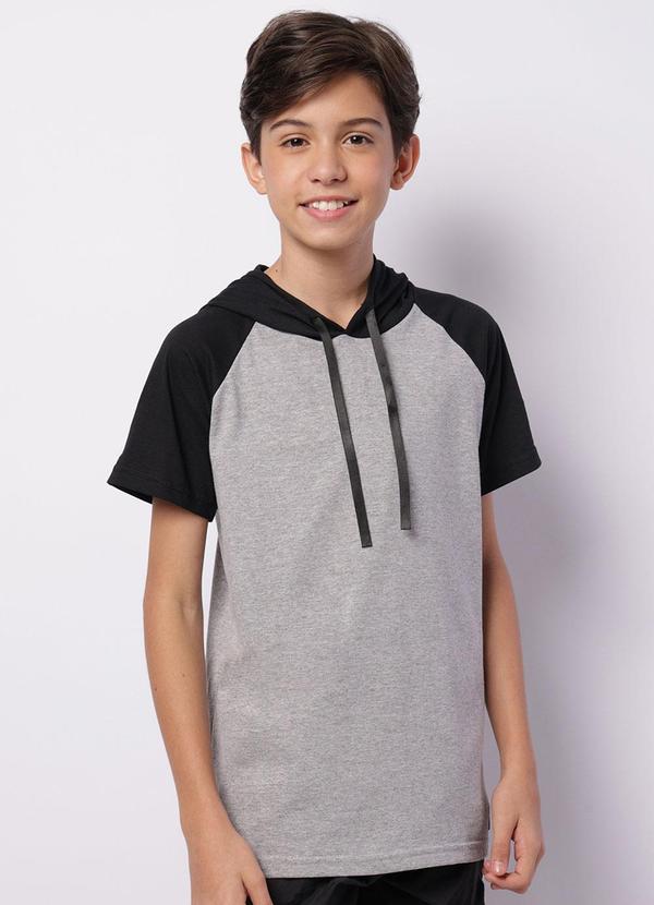 Camiseta Juvenil com Capuz Manga Curta Cinza