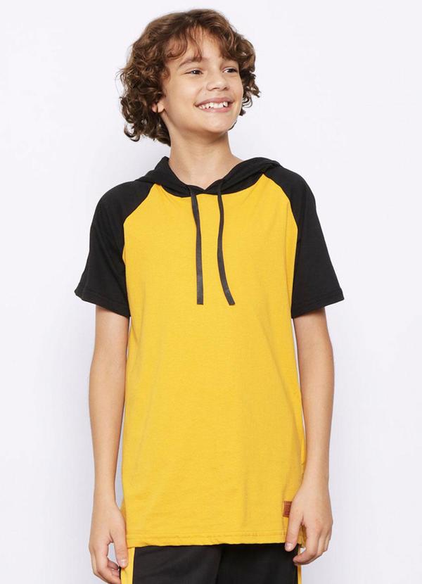 Camiseta Juvenil Raglan com Capuz Mostarda